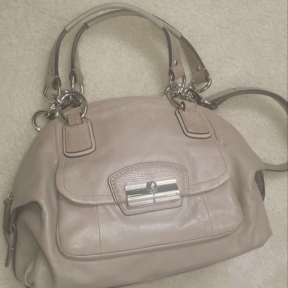 Coach Kristen Dome satchel handbag. - Picture 2 of 7